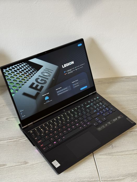 Lenovo Legion 7  i7 RTX 2070 Max-Q 32 GB RAM