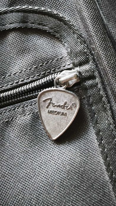 Husă chitară electrică Fender Deluxe Electric Guitar Gig Bag – Stratocaster / Telecaster - GARANTIE 1 AN !