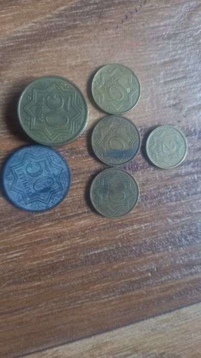 Продам  разные монеты и деньги