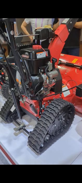 Снегоуборщик бензиновый