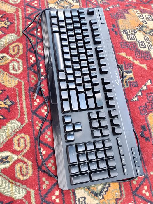 продам СРОЧНО Клавиатуру HyperX