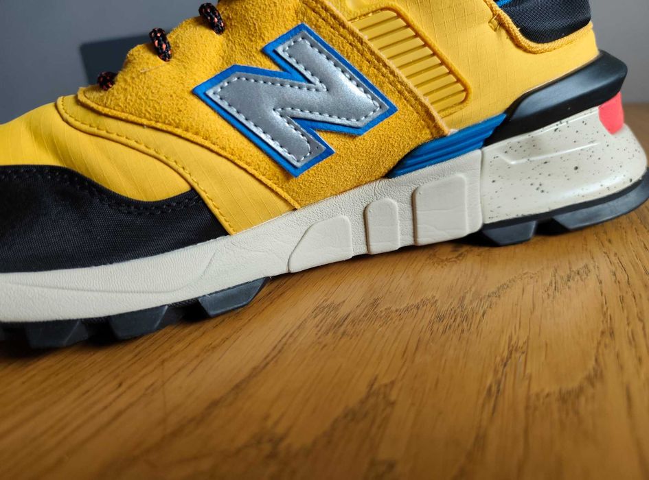 New Balance 997S Varsity Gold Black