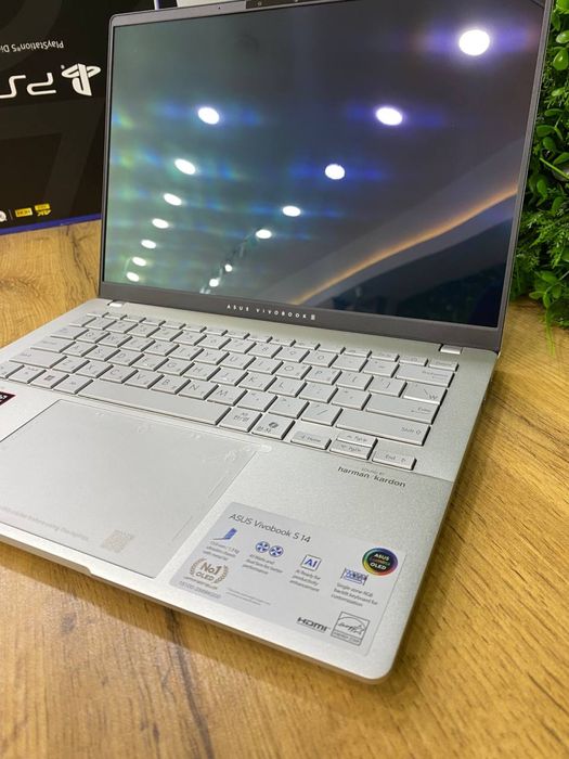 Asus VivoBook S14