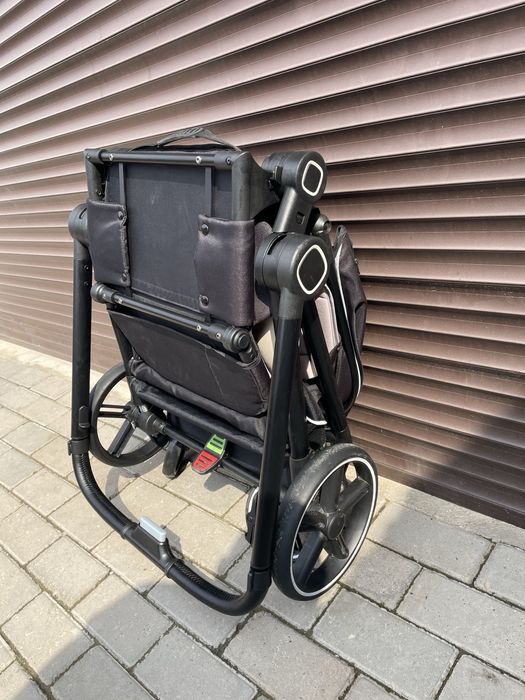 Детская коляска