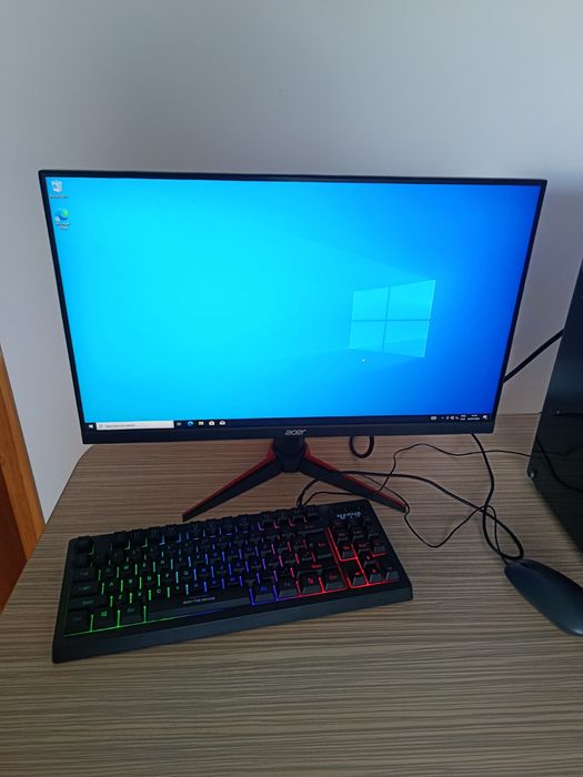 PC Gaming + Monitor Acer 27" – Gata de utilizare