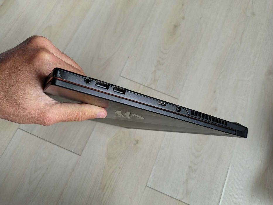 ASUS Zephyrus S15 Intel i7 9750H, 24GB RAM, 1TB SSD, 15", RTX 2070