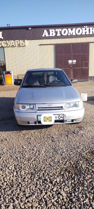Автомобиль ваз 2112