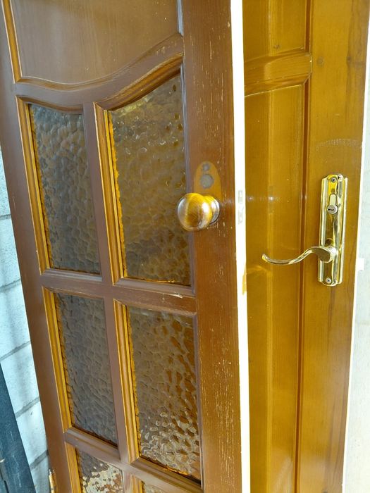 Двери б/у деревянные