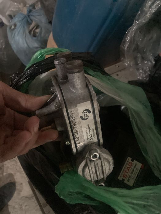 Stage originali kompyuteri komplekt