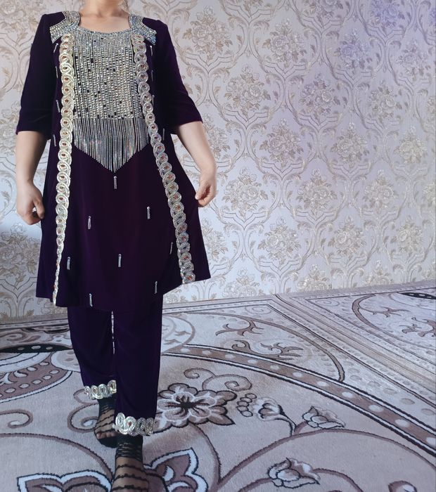 Bir marta kiyilgan yangi kelin ko'ylak sotiladi,