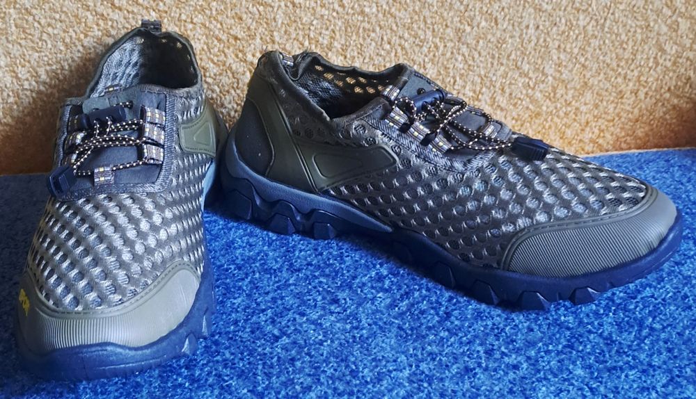 Кроссовки новые, размер 40-41