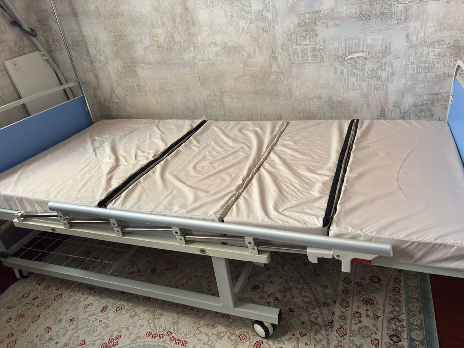 Медицинская кровать
