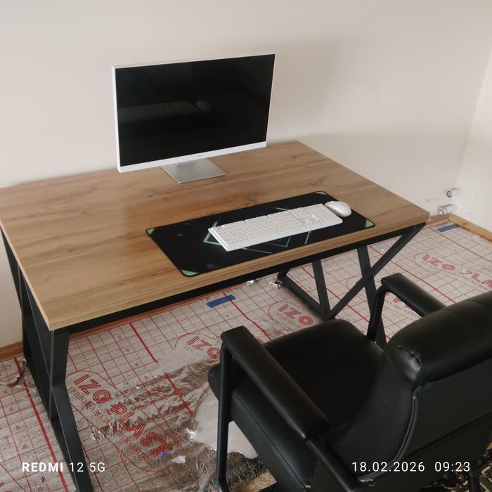 Manablok ofisni stul stol bilan 1 oy ishlatilgan halatlari yangidek