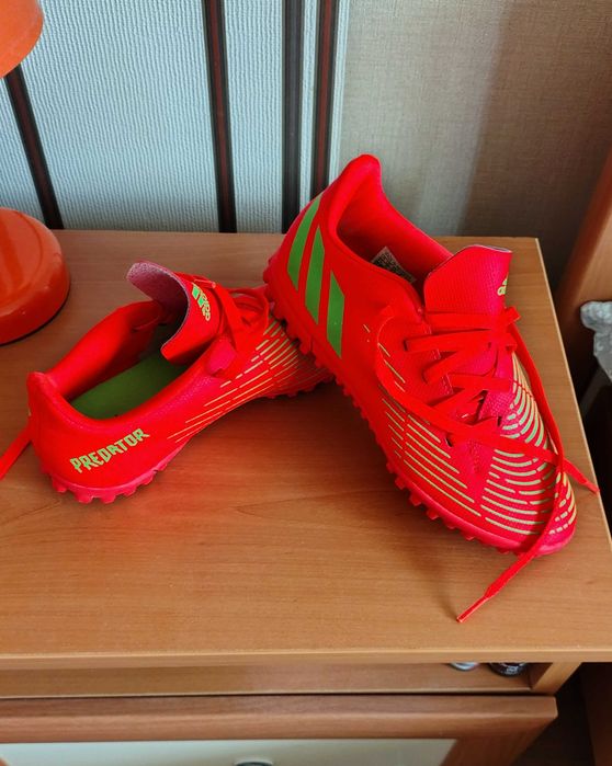 Футболни обувки (стоножки) Adidas Predator