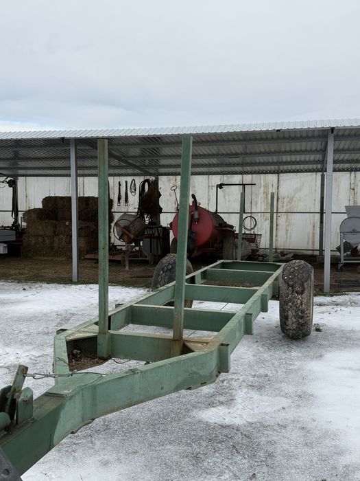 Vând remorcă de pădure