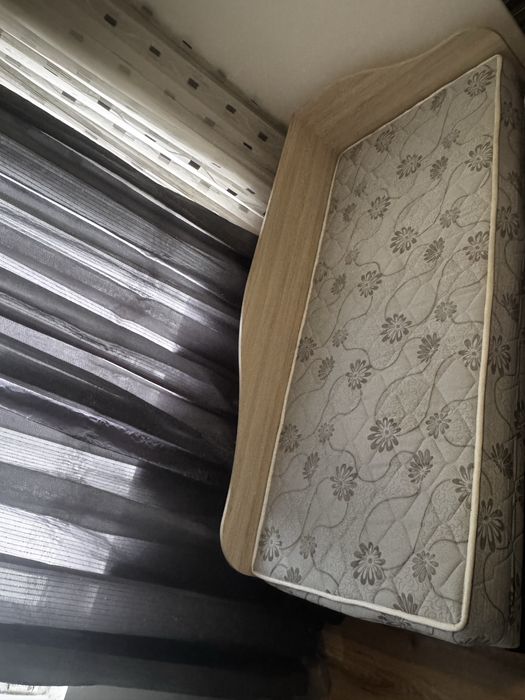 Легло с матрак.