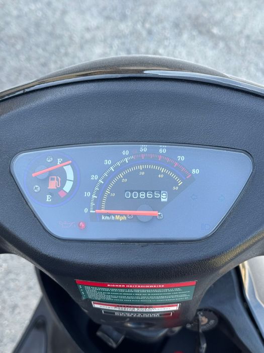 Motoscuter luxxon 49cc - 870 km reali - import Germania