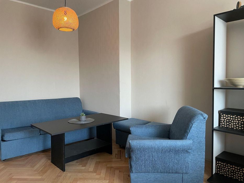 Дава се под наем Тристаен апартамент в Пловдив, Младежки Хълм - 80 кв.м за 488.58 € - Снимка #2