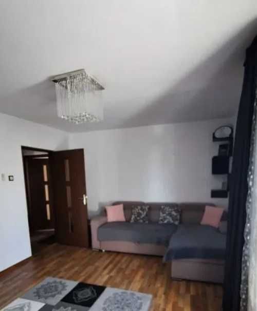 Дава се под наем Четиристаен апартамент в Пловдив, Кършияка - 95 кв.м за 459 € - Снимка #1