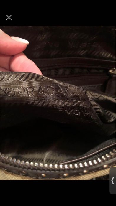 Geantă PRADA, de calitate superioara, stil si rafinament.