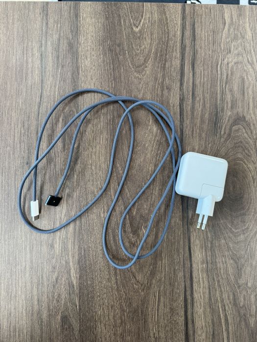 MacBook Air 2022, M2, 256 GB SSD