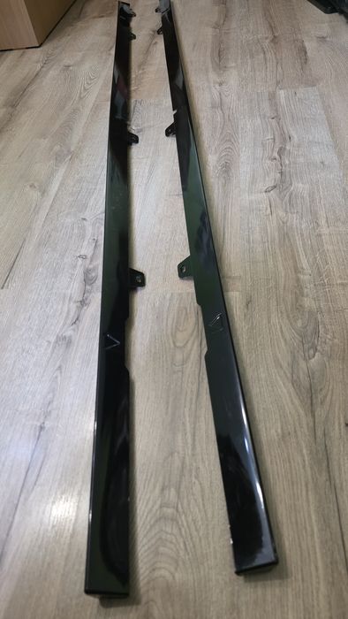 Praguri Golf 7 / 7.5 R-Line / GTI Negru Lucios + Suporti Montaj