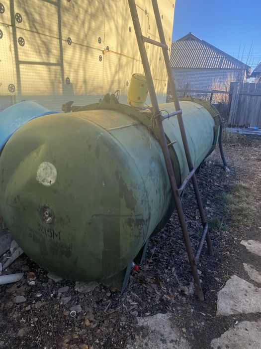 Продам емкость для воды цистерну