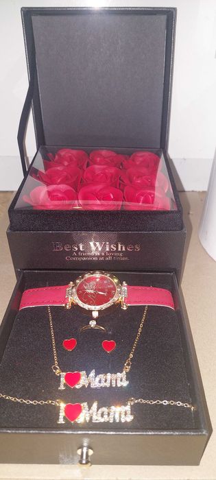 Cadoul perfect set I love mama o iubesc pe mama cu ceas, bijuterii