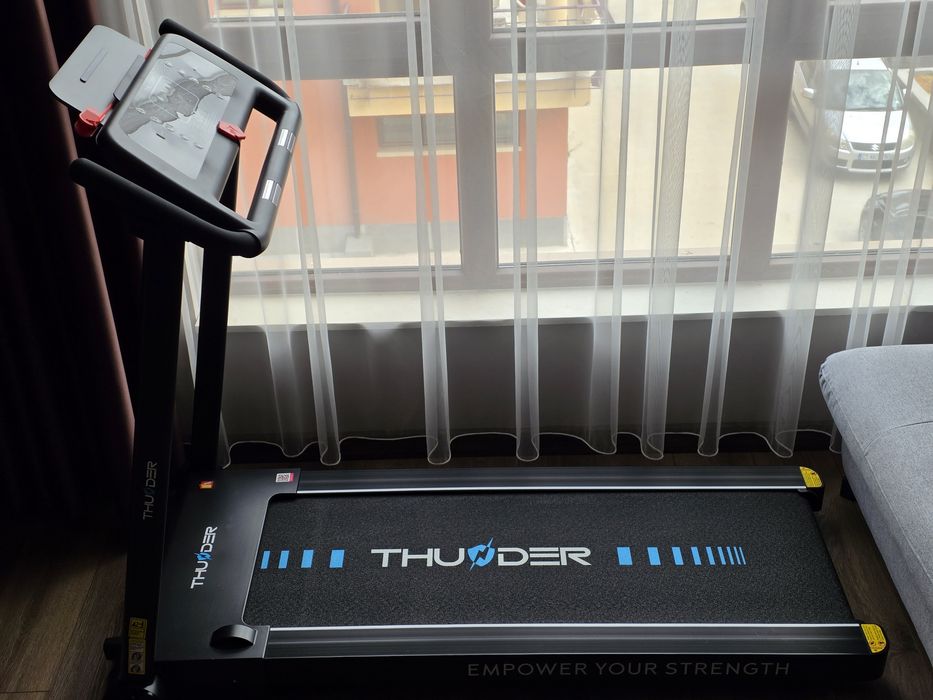 Продавам електрическа бягаща пътека Thunder Revo