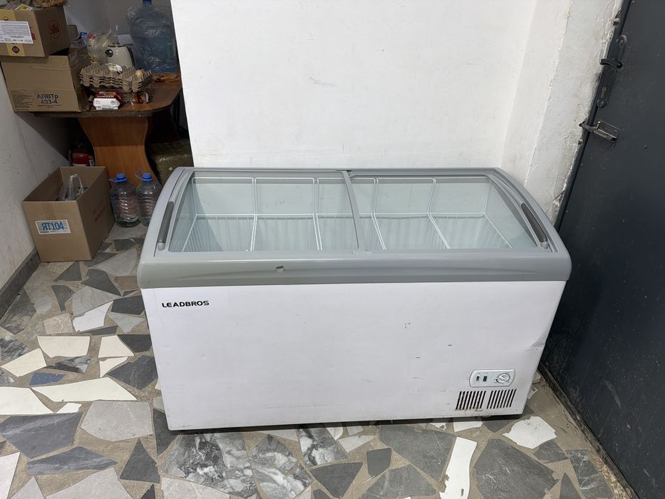 морозильник почти новый