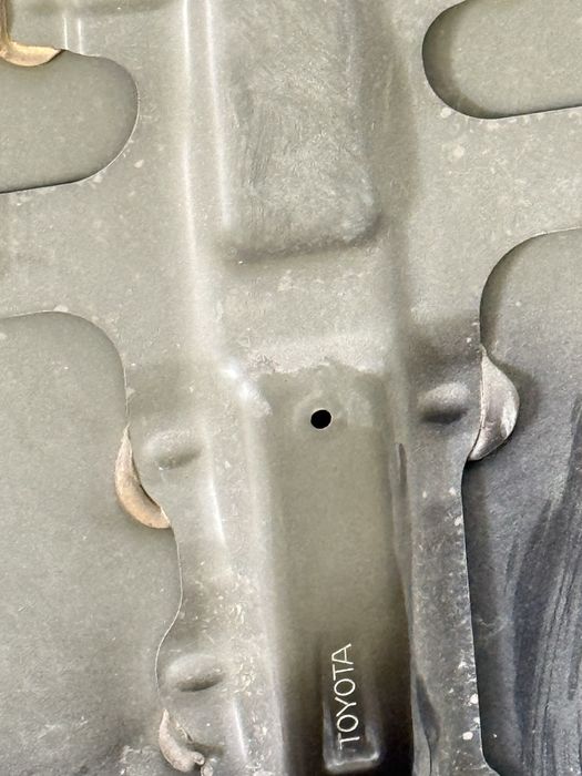 Капот Lexsus 570 продам