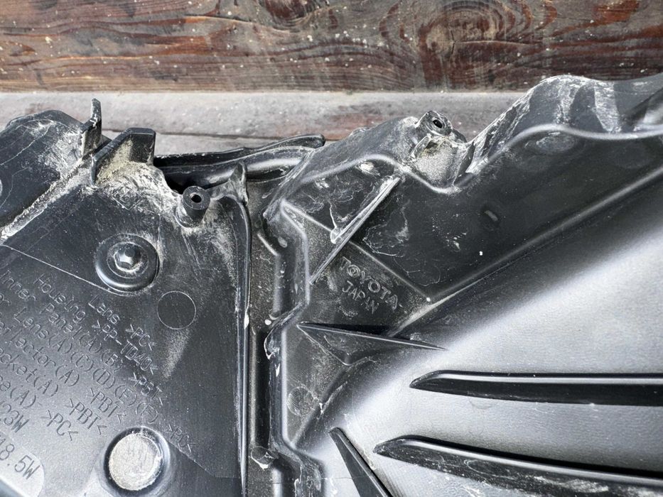 Правая фара Camry 70