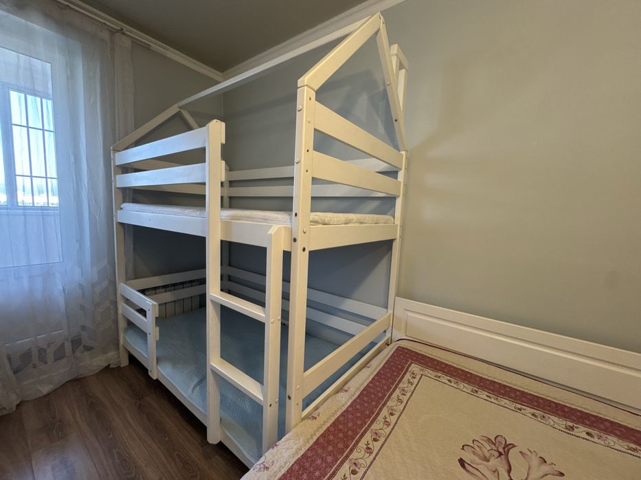 Двухьярусная кровать