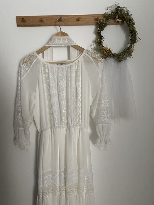 Rochie de mireasa cu broderie traditionala