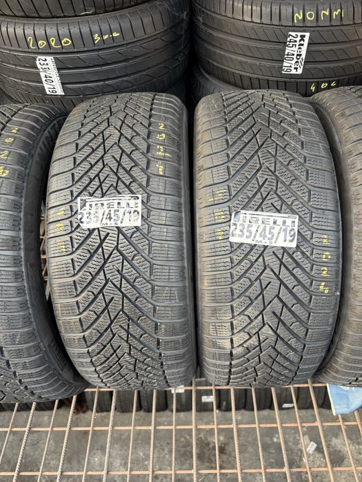 235/45/19  pirelli 2023/2024 mixte