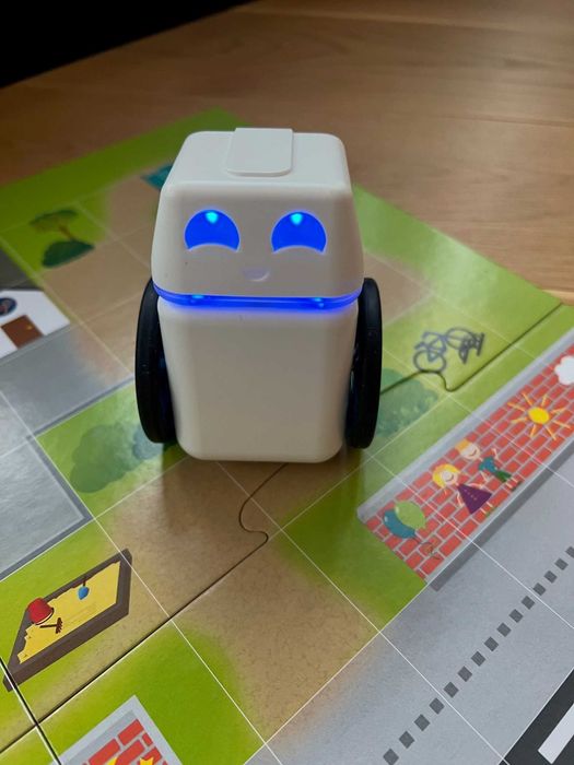 Kubo Coding Starter Kit - робот за програмиране