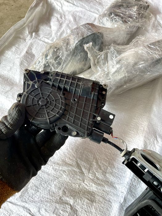 Присоска дверей BMW x5 E70 БМВ х5 Е70