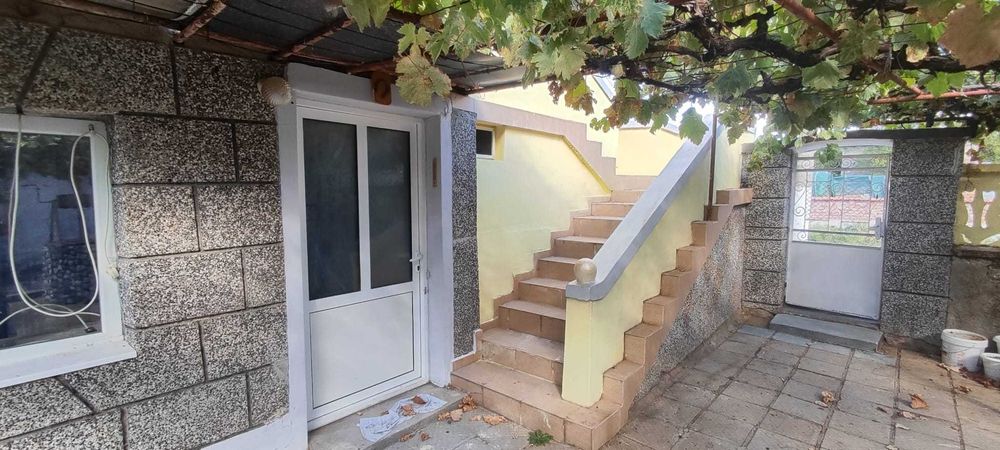 Продава се Къща в с. Маломир, Област Ямбол - 93 кв.м за 646 €/кв.м - Снимка #2