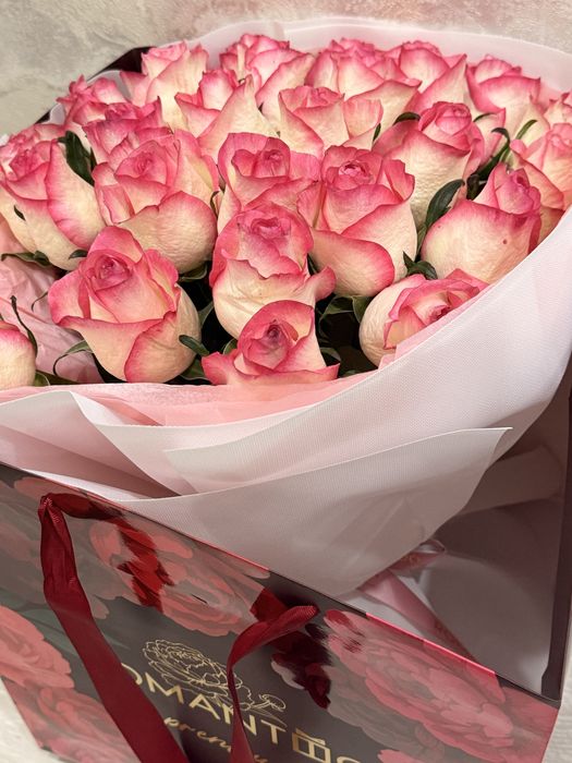 роза 35 шт с коробкой 25мынға алынған 15 мынға берем