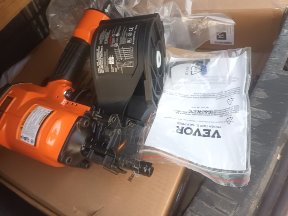 НАЛИЧЕН Нов пистолет за пирони