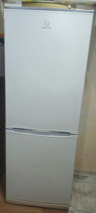 ПРОДАЮ за хорошую цену!срочно продаю холодильник и газовую плиту