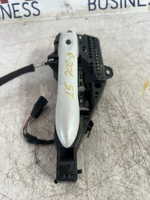Dezmembrari Maner usa stanga fata RENAULT ZOE fab 2019 cod piesa 252447