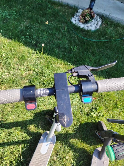 Vând 2 trotinete electrice