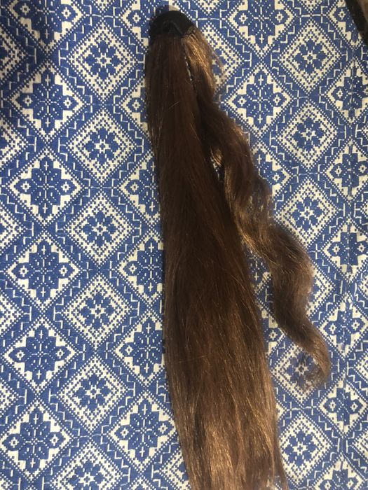 Кестенява на цвят опашка