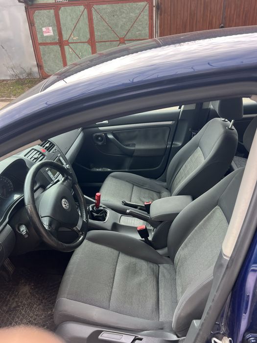 Golf V 1.9 TDI 105 cp
