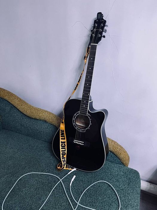 Акустическая гитара