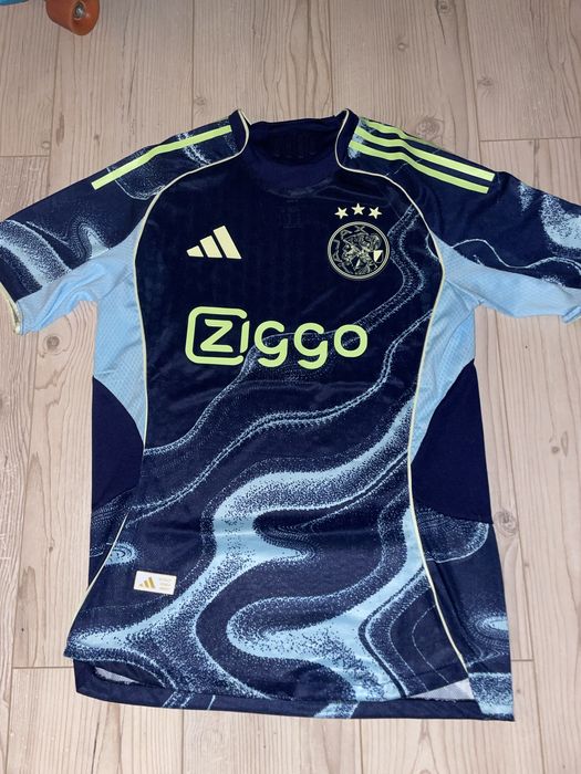 Футболни тениски!