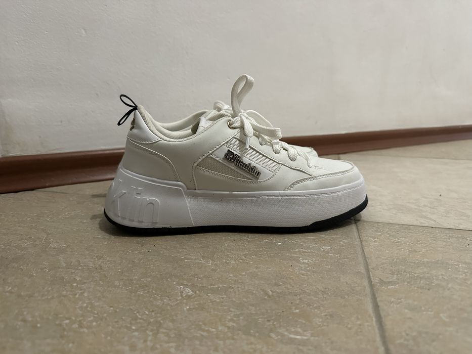 D Franklin Low court сникърси