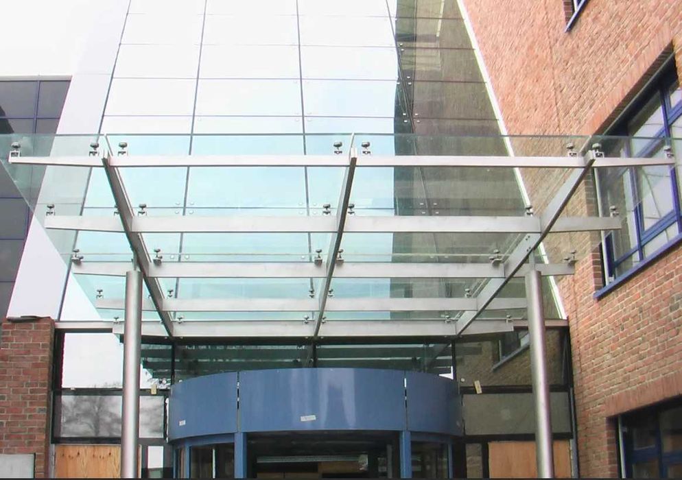 Стеклянные перегородки для социальных, жилых и коммерческих помещений