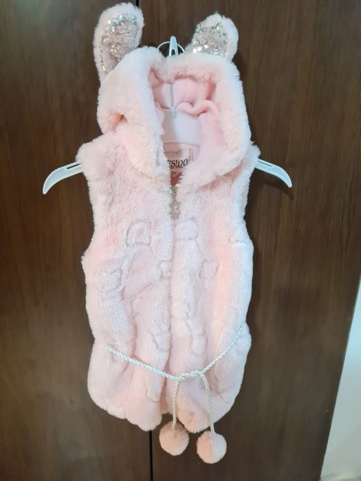 Vestuta mărime 5-6 ani impecabila